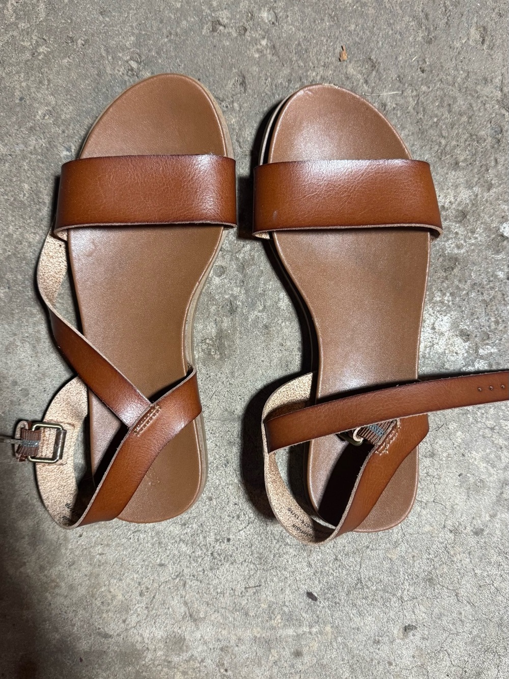 Universal Thread Brown Cross-Strap Slide Sandals